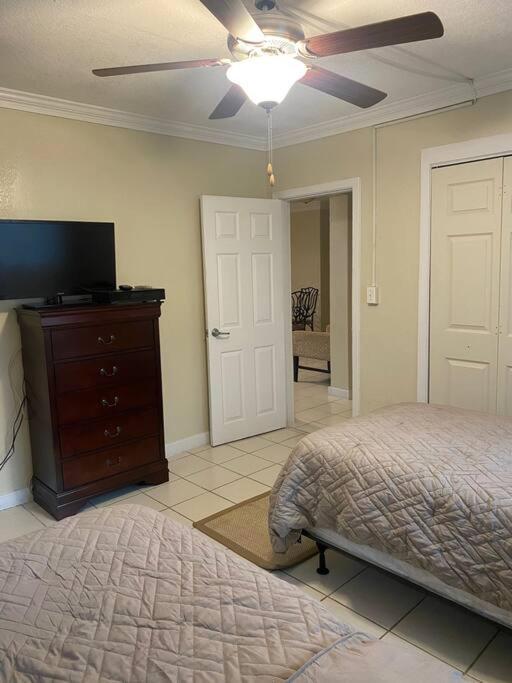 In The Middle Of Everything! Apartment *